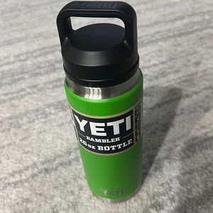 NWT Yeti Rambler 26oz chug cap in Canopy Green